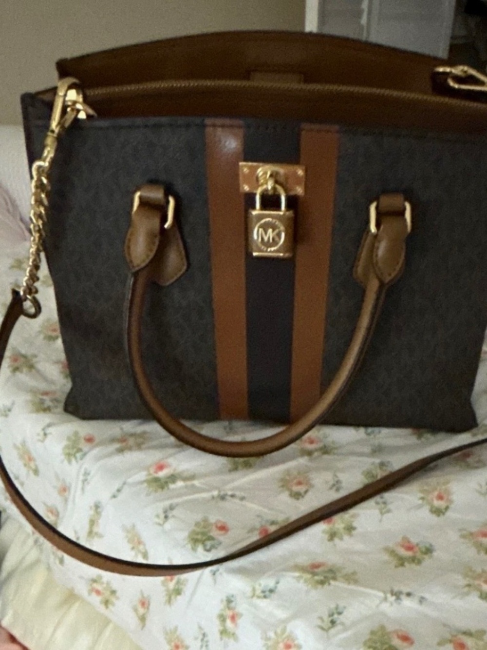 Michael kors large leather triple compartment handbag nwot